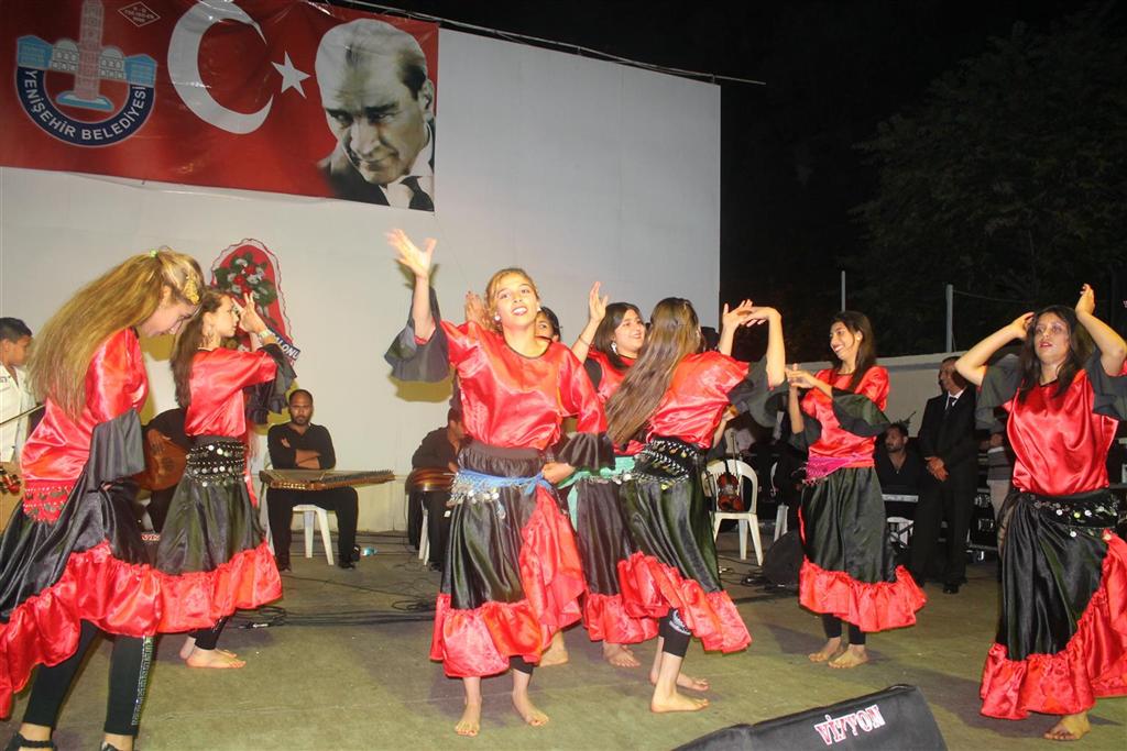 Roman gecesine yoğun ilgi